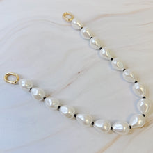 Load image into Gallery viewer, Pearl and Bead Bag Charm