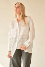 Cargar imagen en el visor de la galería, Davi & Dani Crinkled Jacquard Button Down Shirt