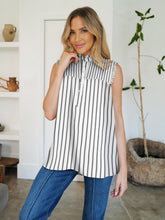 Load image into Gallery viewer, Frill Printed Mock Neck Top
