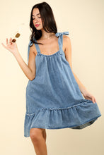 Cargar imagen en el visor de la galería, VERY J Shoulder Tie Washed Denim Mini Dress
