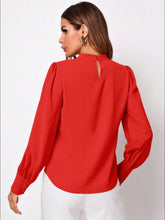 Cargar imagen en el visor de la galería, Ruched Mock Neck Long Sleeve Blouse
