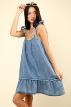 Cargar imagen en el visor de la galería, VERY J Shoulder Tie Washed Denim Mini Dress
