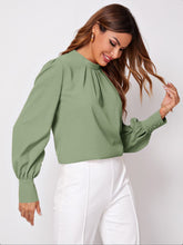 Cargar imagen en el visor de la galería, Ruched Mock Neck Long Sleeve Blouse
