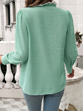 Cargar imagen en el visor de la galería, Lace Detail Ruffled Round Neck Long Sleeve Shirt
