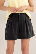 Cargar imagen en el visor de la galería, HYFVE High Waist Pleated Linen Shorts
