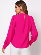 Cargar imagen en el visor de la galería, Ruched Mock Neck Long Sleeve Blouse
