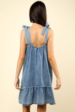 Cargar imagen en el visor de la galería, VERY J Shoulder Tie Washed Denim Mini Dress
