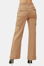 Cargar imagen en el visor de la galería, RISEN Full Size High Rise Wide Leg Cargo Jeans
