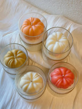 Cargar imagen en el visor de la galería, Pumpkin Season Soy Wax Candle• Seasonal Gift •Home Decor
