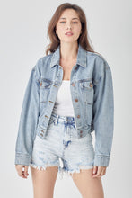 Cargar imagen en el visor de la galería, RISEN Full Size Button Down Cropped Denim Jacket
