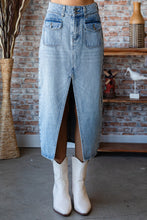 Load image into Gallery viewer, Veveret Slit Mid Rise Waist Denim Skirt
