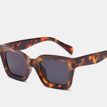 Load image into Gallery viewer, Polycarbonate Square Sunglasses
