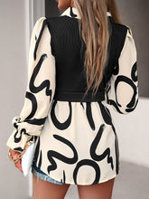 Cargar imagen en el visor de la galería, Collared Neck Black And White Color-Contrast Print Long Sleeve Shirt
