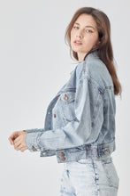 Cargar imagen en el visor de la galería, RISEN Full Size Button Down Cropped Denim Jacket
