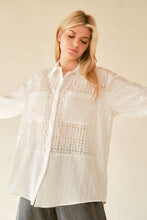 Load image into Gallery viewer, Davi &amp; Dani Crinkled Jacquard Button Down Shirt
