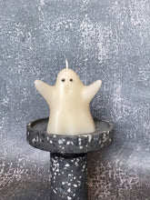 Cargar imagen en el visor de la galería, Cute Ghost Handmade Soy Wax Candle
