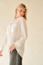 Load image into Gallery viewer, Davi &amp; Dani Crinkled Jacquard Button Down Shirt
