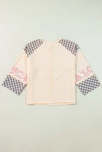 Cargar imagen en el visor de la galería, Heart Plaid Round Neck Long Sleeve Blouse
