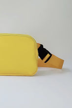 Cargar imagen en el visor de la galería, Buckle Zip Closure Fanny Pack
