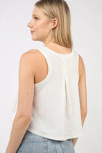 Cargar imagen en el visor de la galería, VERY J V-Neck Knit Swing Cropped Tank
