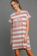 Cargar imagen en el visor de la galería, Umgee Peace Applique Striped Short Sleeve Mini Dress
