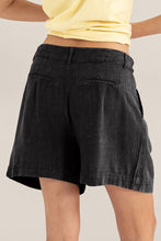 Cargar imagen en el visor de la galería, HYFVE High Waist Pleated Linen Shorts
