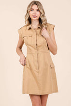 Cargar imagen en el visor de la galería, Mittoshop Cargo Pocket Half Button Mini Dress
