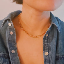 Cargar imagen en el visor de la galería, Chic and Edgy Chain Necklace
