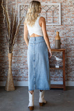 Load image into Gallery viewer, Veveret Slit Mid Rise Waist Denim Skirt
