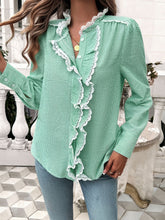 Cargar imagen en el visor de la galería, Lace Detail Ruffled Round Neck Long Sleeve Shirt
