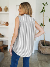 Load image into Gallery viewer, Frill Printed Mock Neck Top
