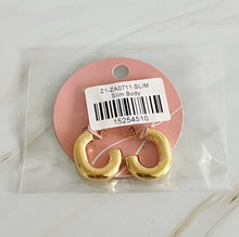 Cargar imagen en el visor de la galería, Golden Object Oval Hoop Earrings
