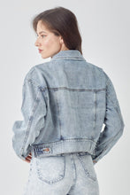 Cargar imagen en el visor de la galería, RISEN Full Size Button Down Cropped Denim Jacket
