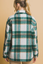 Cargar imagen en el visor de la galería, Love Tree Plaid Button Up Shacket
