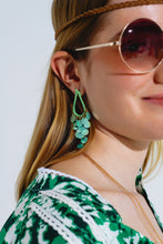 Cargar imagen en el visor de la galería, Green Waterdrop Earrings With Cascading Sequins
