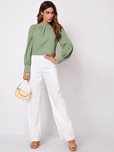 Cargar imagen en el visor de la galería, Ruched Mock Neck Long Sleeve Blouse
