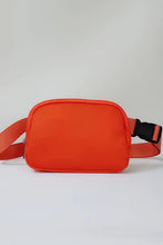 Cargar imagen en el visor de la galería, Buckle Zip Closure Fanny Pack
