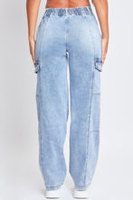 Cargar imagen en el visor de la galería, YMI Jeanswear High-Rise Straight Cargo Jeans
