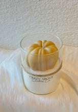 Cargar imagen en el visor de la galería, Pumpkin Season Soy Wax Candle• Seasonal Gift •Home Decor
