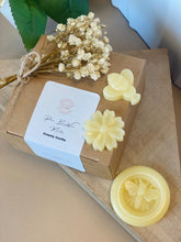 Load image into Gallery viewer, Organic Beeswax Melts 6Pcs
