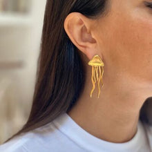 Cargar imagen en el visor de la galería, 18K Gold-Plated Stainless Steel Jellyfish Earrings
