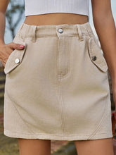 Cargar imagen en el visor de la galería, Pocketed Buttoned Mini Denim Skirt
