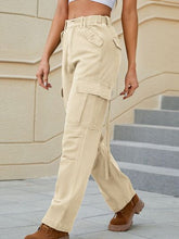 Cargar imagen en el visor de la galería, Mid-Rise Waist Straight Jeans with Pockets
