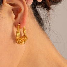 Cargar imagen en el visor de la galería, 18K Gold-Plated Stainless Steel Earrings
